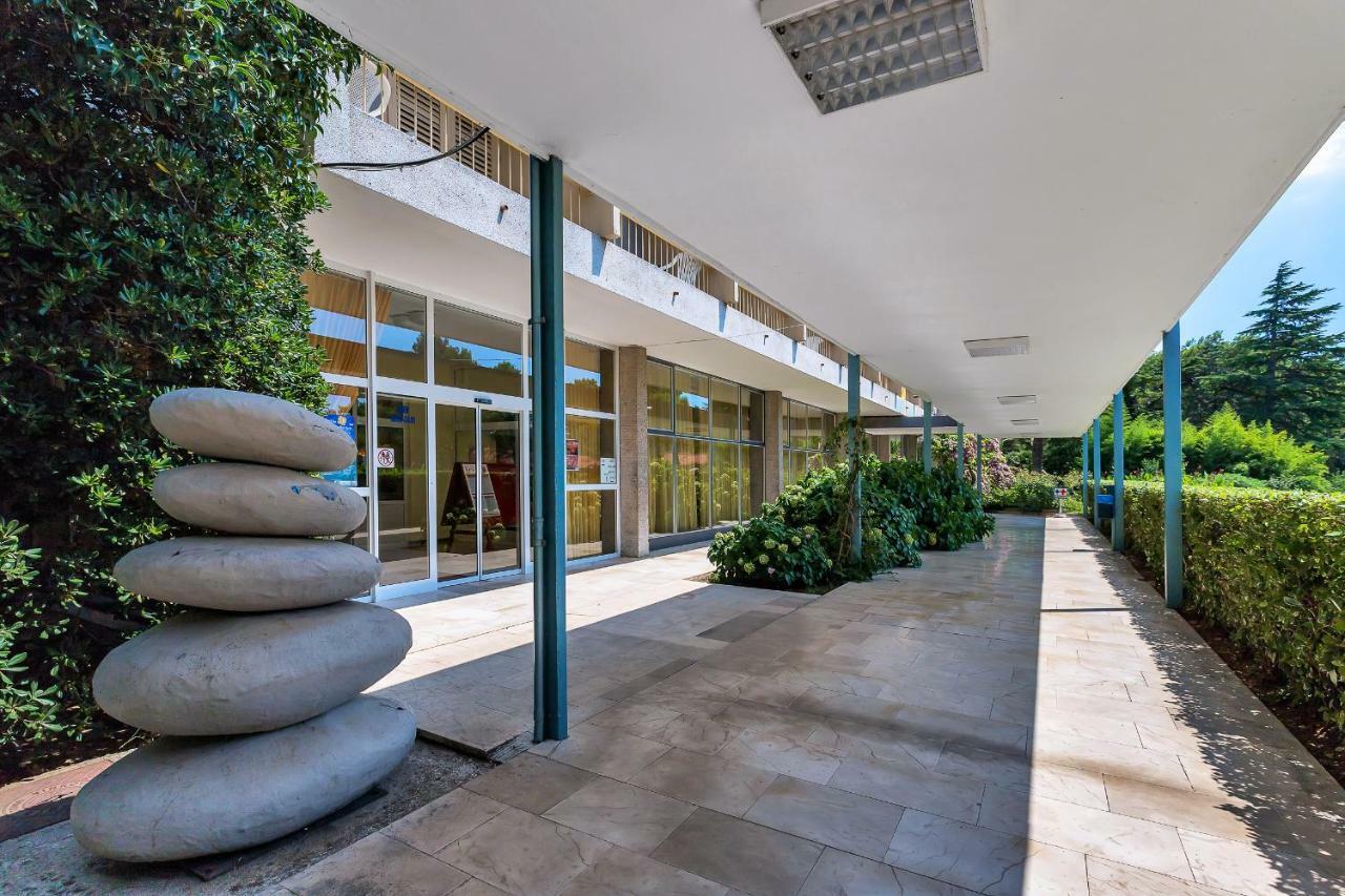 Hotel Alem Baška Voda المظهر الخارجي الصورة